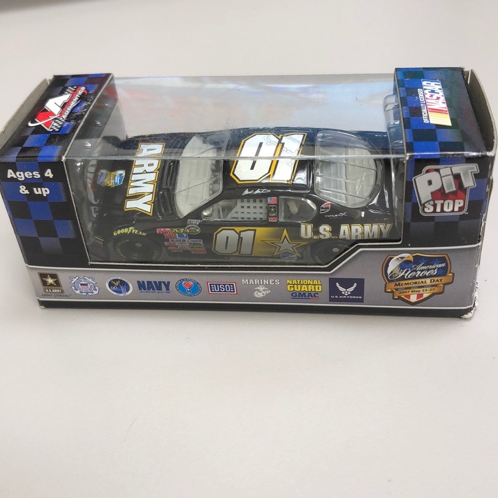 NASCAR 2007 American Heros 1:64 nascar die cast